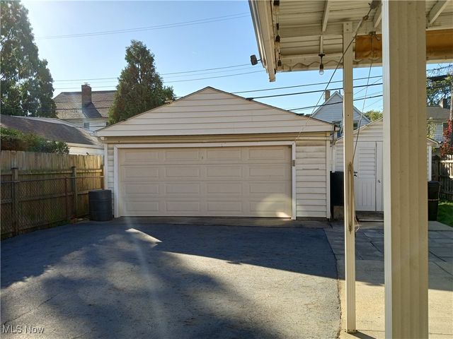 3896 E 43rd Street, Newburgh Heights, OH 44105