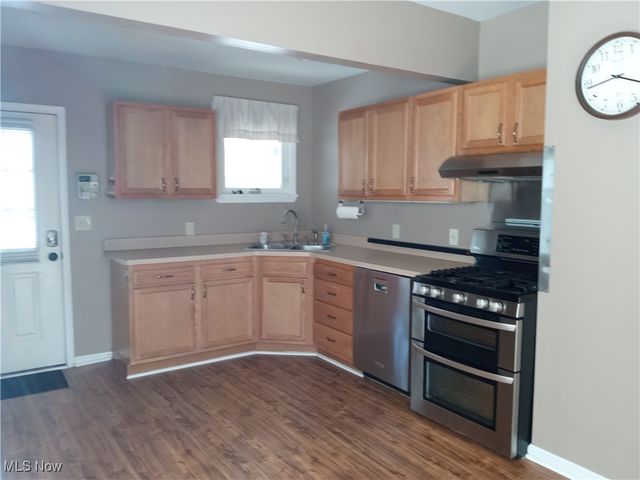 3896 E 43rd Street, Newburgh Heights, OH 44105