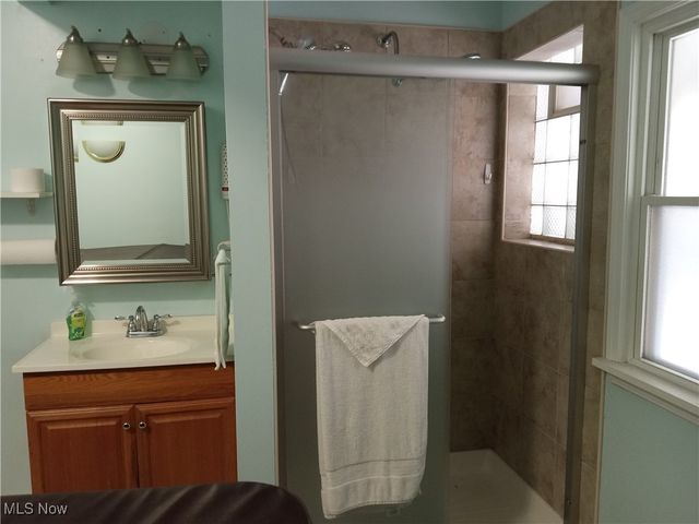 3896 E 43rd Street, Newburgh Heights, OH 44105