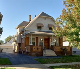 3896 E 43rd Street, Newburgh Heights, OH 44105