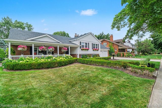 1328 W Ann Arbor Trail, Plymouth, MI 48170