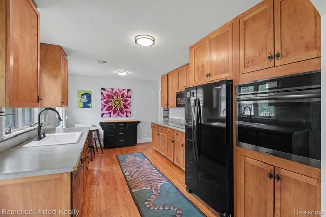 1328 W Ann Arbor Trail, Plymouth, MI 48170