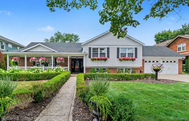 1328 W Ann Arbor Trail, Plymouth, MI 48170