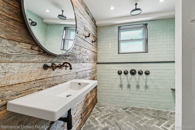 1328 W Ann Arbor Trail, Plymouth, MI 48170