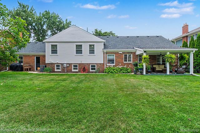1328 W Ann Arbor Trail, Plymouth, MI 48170