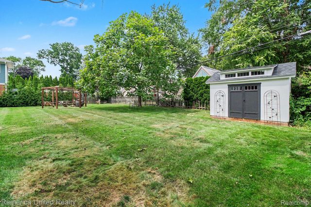 1328 W Ann Arbor Trail, Plymouth, MI 48170