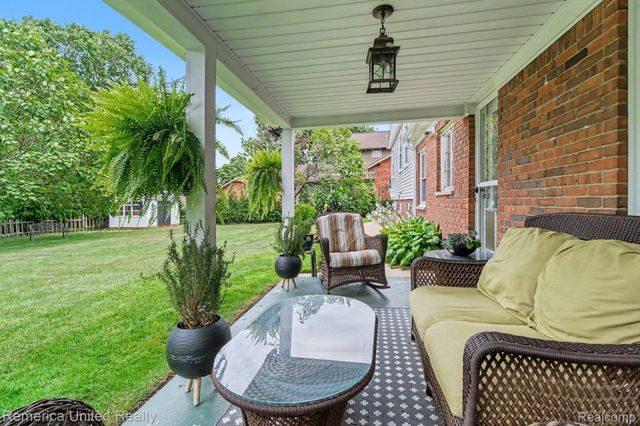 1328 W Ann Arbor Trail, Plymouth, MI 48170