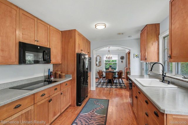 1328 W Ann Arbor Trail, Plymouth, MI 48170
