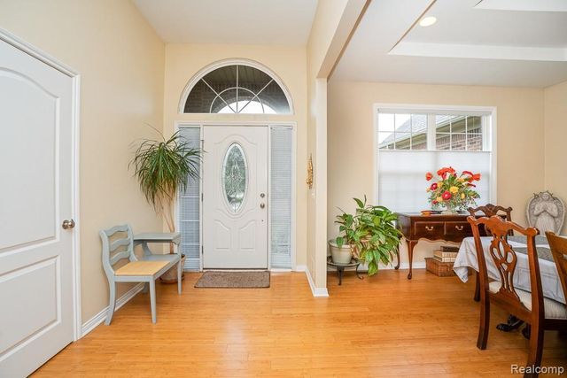 42328 Hickorywood Drive, Sterling Heights, MI 48314