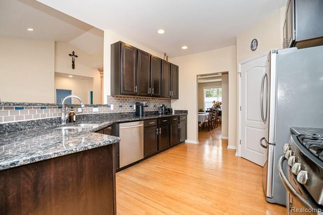 42328 Hickorywood Drive, Sterling Heights, MI 48314