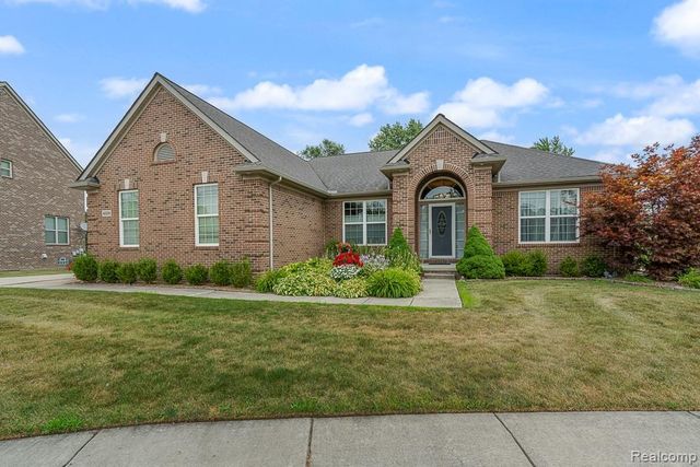 42328 Hickorywood Drive, Sterling Heights, MI 48314