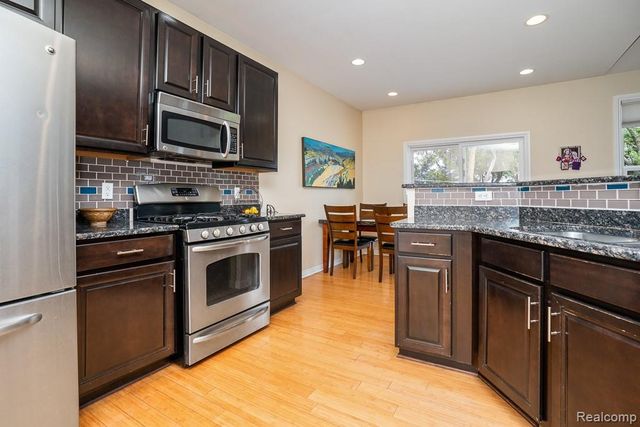 42328 Hickorywood Drive, Sterling Heights, MI 48314