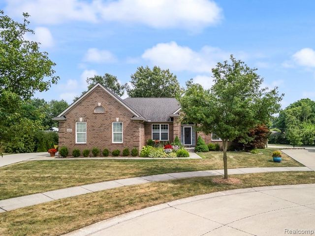 42328 Hickorywood Drive, Sterling Heights, MI 48314