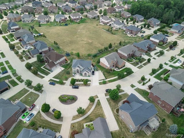 42328 Hickorywood Drive, Sterling Heights, MI 48314