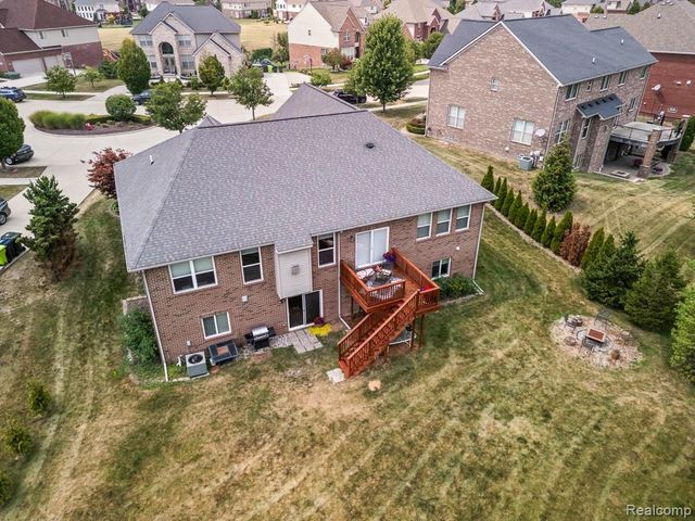 42328 Hickorywood Drive, Sterling Heights, MI 48314