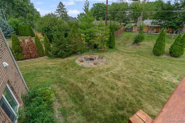 42328 Hickorywood Drive, Sterling Heights, MI 48314