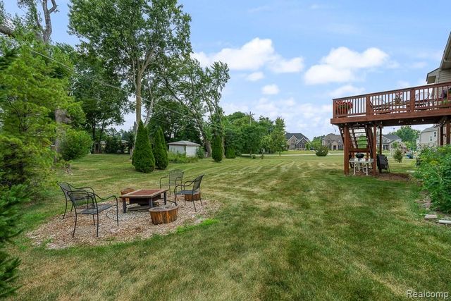42328 Hickorywood Drive, Sterling Heights, MI 48314