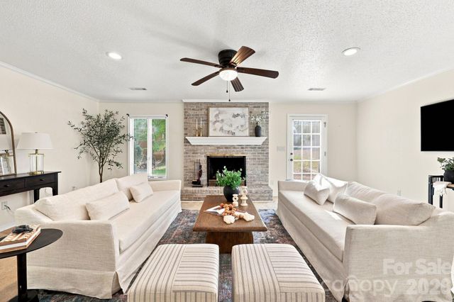 103 Briar Ridge Circle, Winston Salem, NC 27104