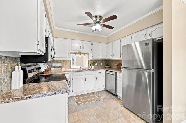 103 Briar Ridge Circle, Winston Salem, NC 27104