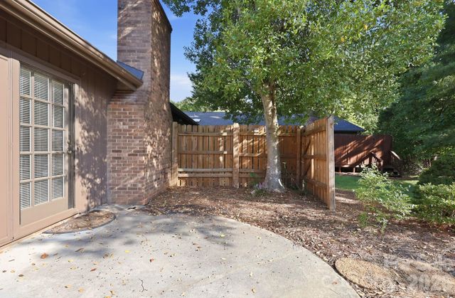 103 Briar Ridge Circle, Winston Salem, NC 27104