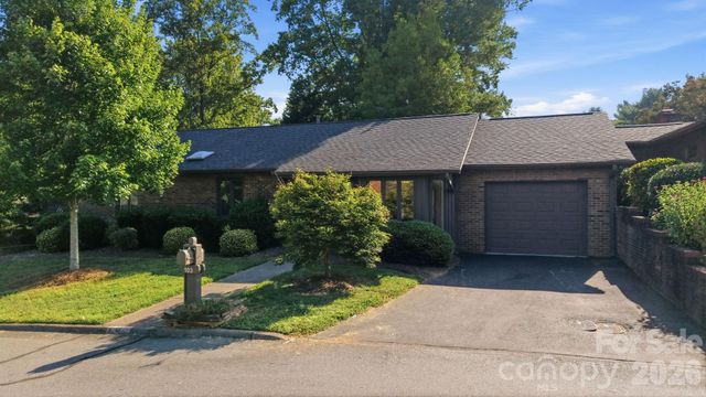 103 Briar Ridge Circle, Winston Salem, NC 27104
