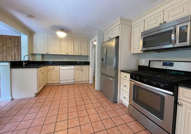 90 Cabot St, Waltham, MA 02453