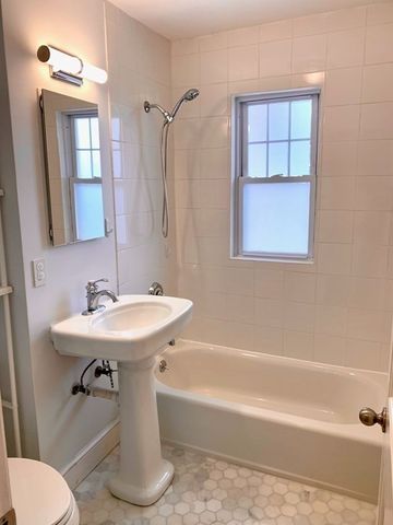 201 Langley Rd 201, Newton, MA 02459