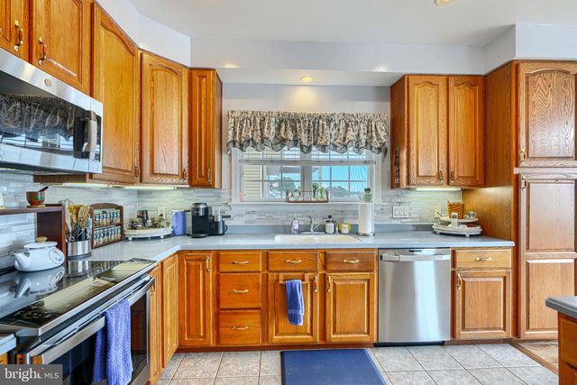 1205 BAYSIDE RD, Baltimore, MD 21221