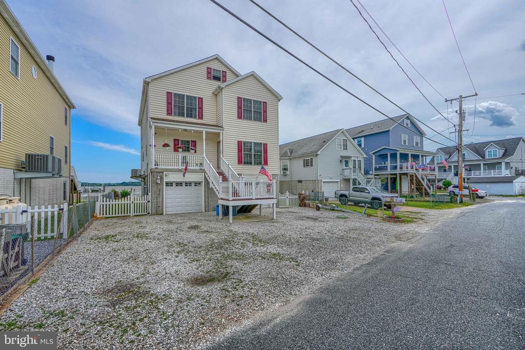 1205 BAYSIDE RD, Baltimore, MD 21221