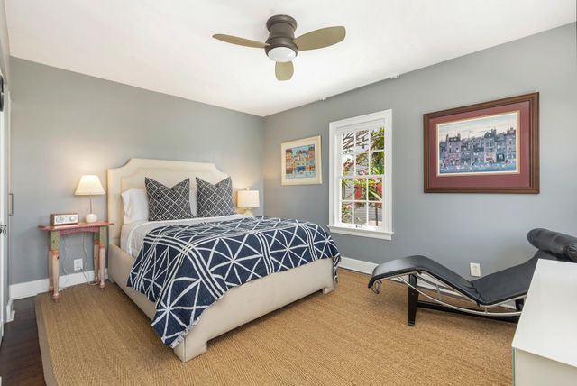 294 Queens Court, West Palm Beach, FL 33401