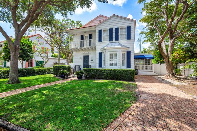 294 Queens Court, West Palm Beach, FL 33401