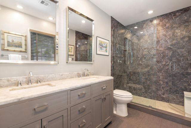 294 Queens Court, West Palm Beach, FL 33401