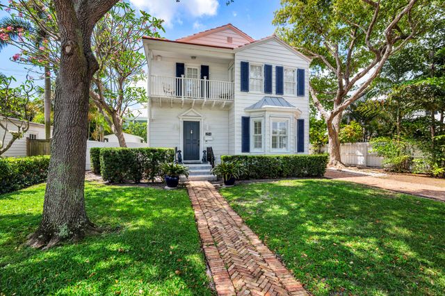 294 Queens Court, West Palm Beach, FL 33401