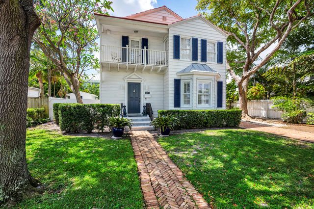 294 Queens Court, West Palm Beach, FL 33401