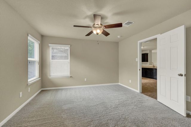 401 Summerside Ave, Lockhart, TX 78644