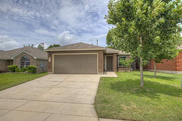 401 Summerside Ave, Lockhart, TX 78644