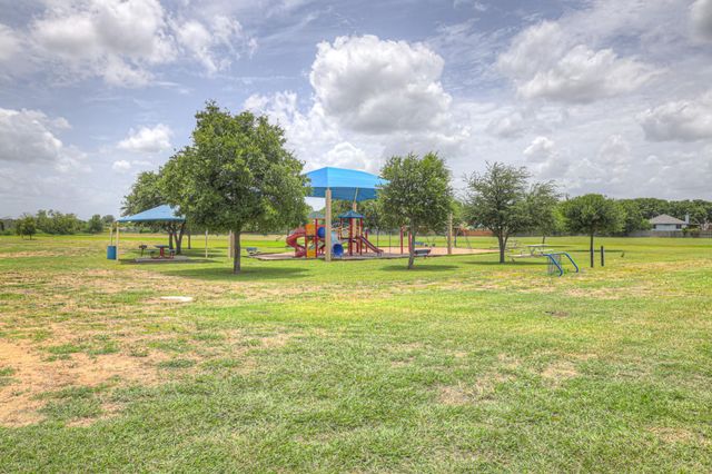 401 Summerside Ave, Lockhart, TX 78644