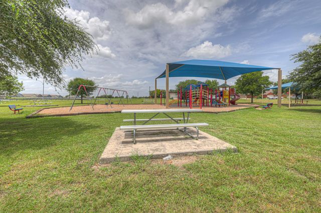 401 Summerside Ave, Lockhart, TX 78644