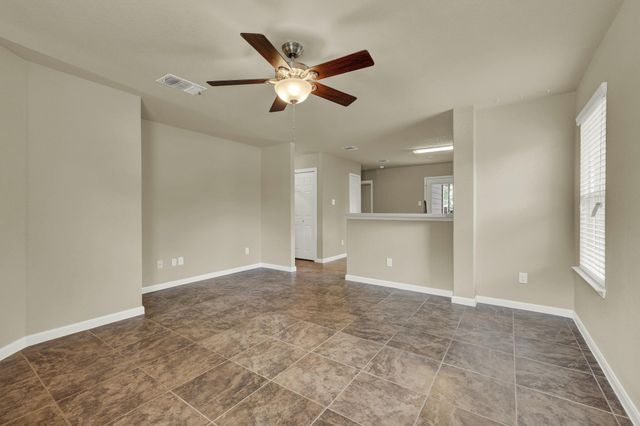 401 Summerside Ave, Lockhart, TX 78644
