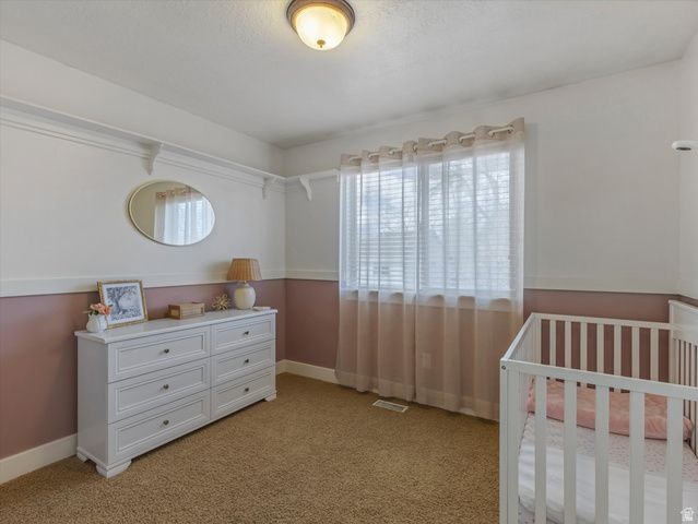 1137 E HOLMES LN, Layton, UT 84041