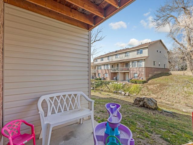 1137 E HOLMES LN, Layton, UT 84041