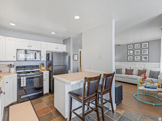 1137 E HOLMES LN, Layton, UT 84041