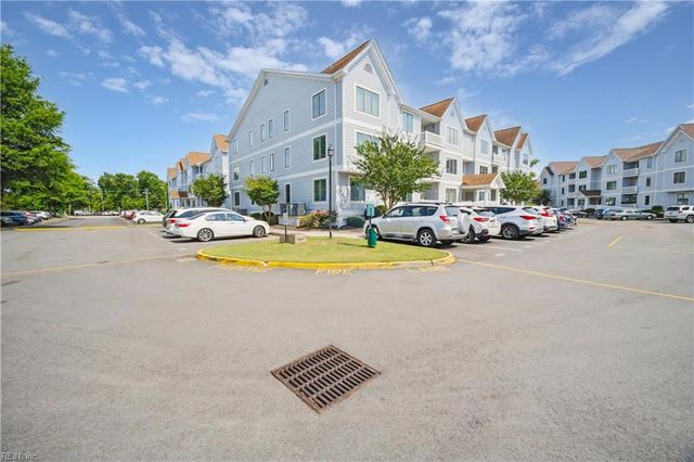 4 Harbor Watch Dr Unit 508, Chesapeake, VA 23320