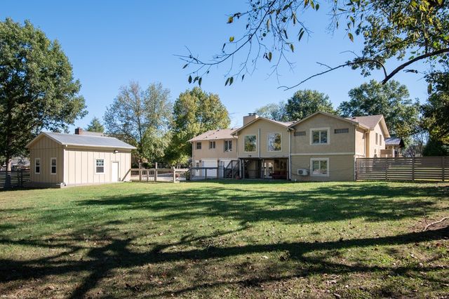 318 W Lee Etta Dr, Gallatin, TN 37066