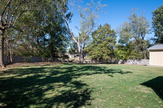 318 W Lee Etta Dr, Gallatin, TN 37066