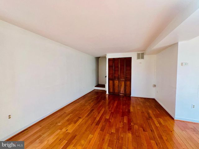 596 WEST CT, Glen Burnie, MD 21061