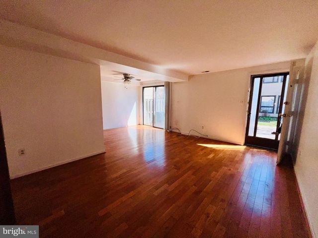 596 WEST CT, Glen Burnie, MD 21061