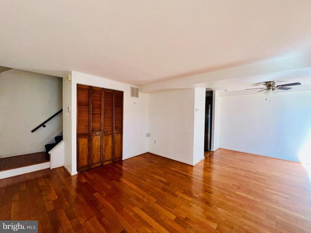 596 WEST CT, Glen Burnie, MD 21061