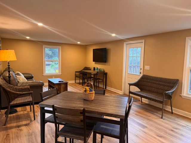 15014 Bennetts Point Road, Green Pond, SC 29446