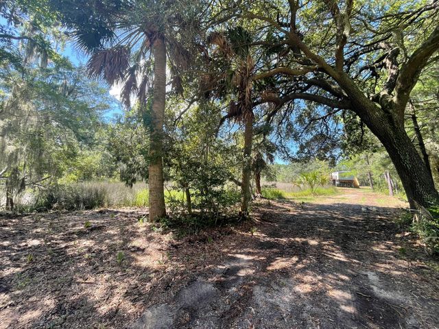 15014 Bennetts Point Road, Green Pond, SC 29446